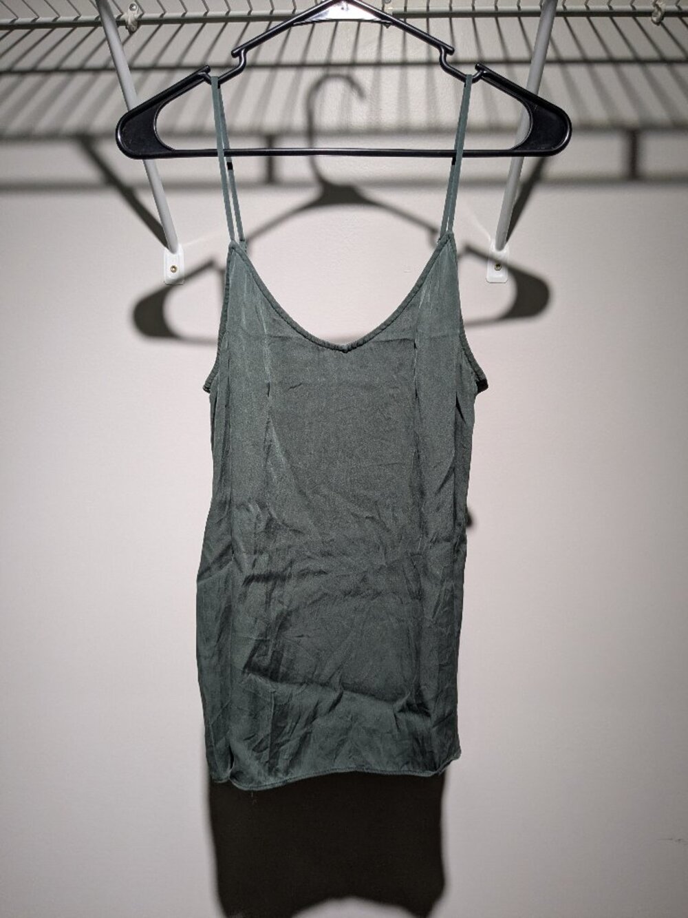 Quince Silk Cami Medium Forest Green Quiet Luxury Office Siren Minimalist Y2K